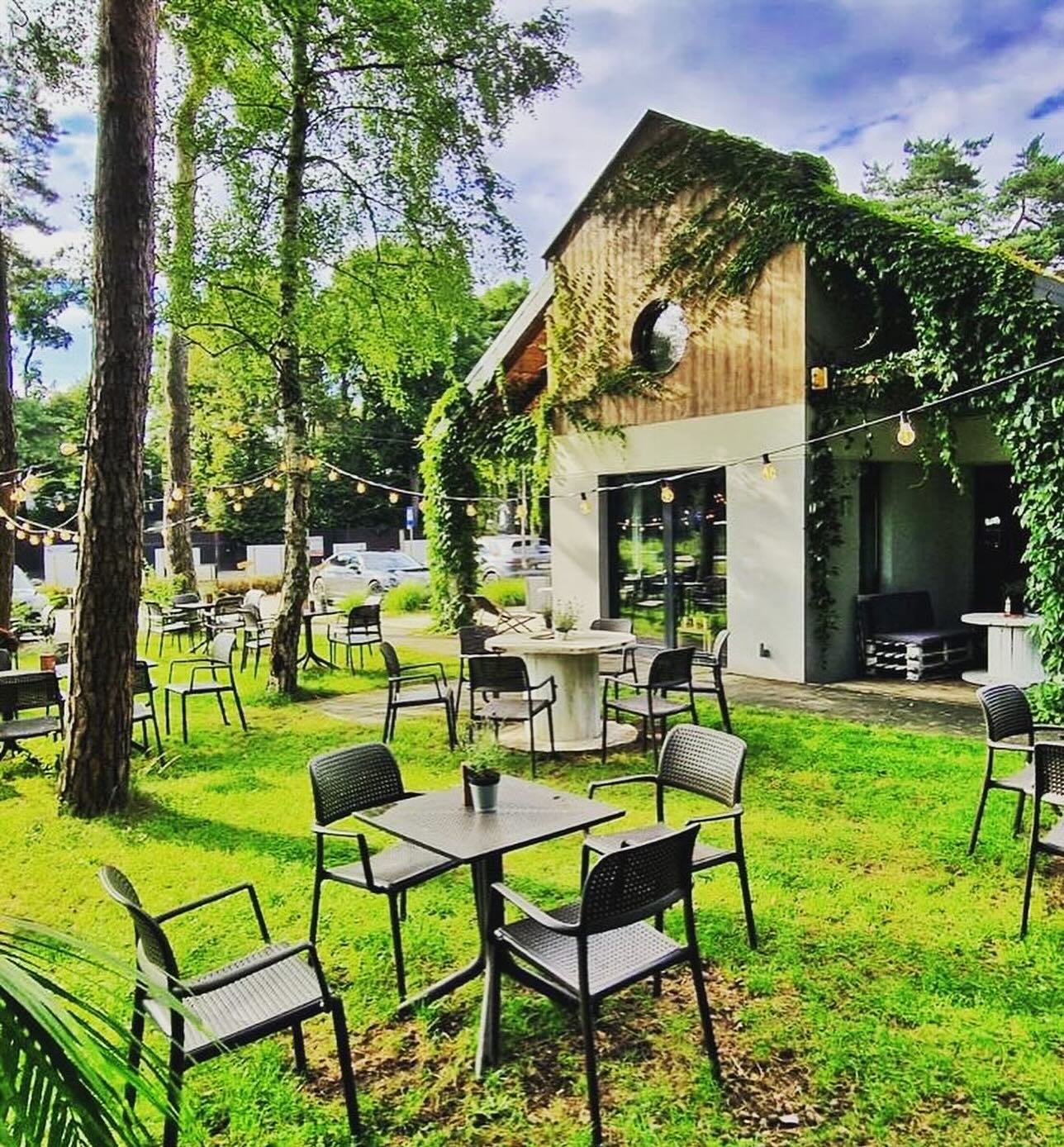 Wnętrze klimatycznej restauracji